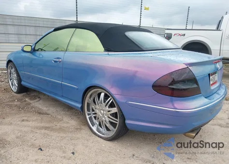 2007 Mercedes-Benz Clk 550 из США, поврежденный, VIN WDBTK72F97T078060